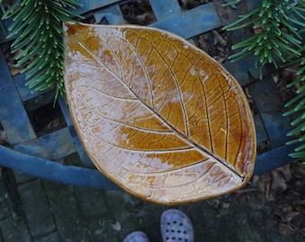 Ceramic leaf, honey brown, soap dish