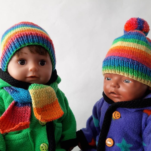 Puppenkleidung Mütze und Schal für Puppen, als Set gestrickt, Regenbogenfarben, Farbverlauf