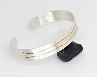 Bracciale in argento 935 opaco con incisione dorata, 12 mm