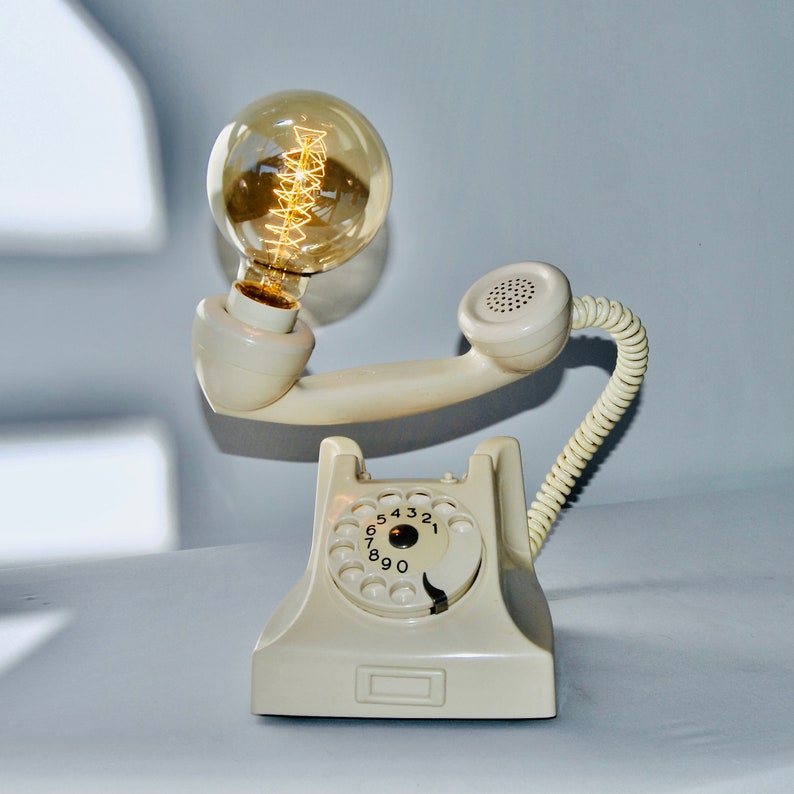 Recicled vintage lamp from original phone from the 50s image 3