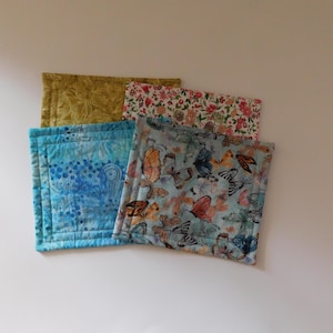 Quilted Floral Mug Rug/Quilted Large Coaster/Teacher Appreciation Gift/Flower Snack Mug Mat/Flower Small Placemat/Housewarming Gift