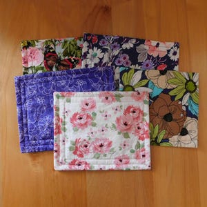 Quilted Floral Mug Rug/Quilted Large Coaster/Teacher Appreciation Gift/Flower Snack Mug Mat/Flower Small Placemat/Housewarming Gift