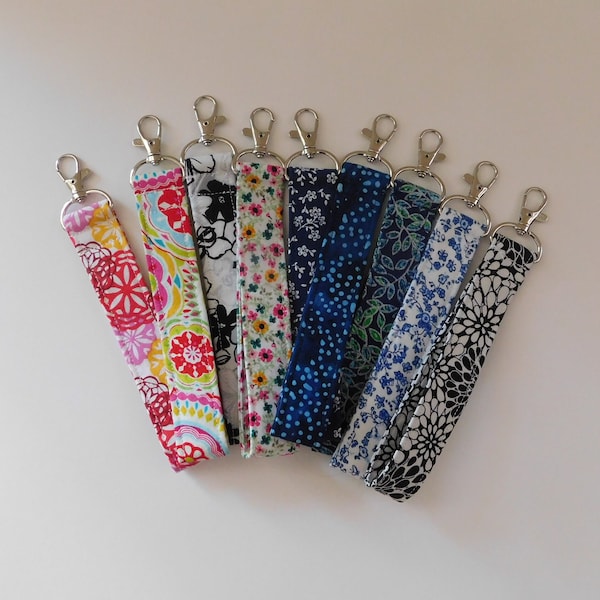 Fabric Wristlet Key Fob/ Cotton Key Wrist Strap/ Floral Key Fob/ Lightweight Keychain/ Key Fob with Swivel Clasp