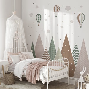 Adesivo da parete per cameretta dei bambini, montagne e palloncini, adesivo da parete beige verde marrone, decorazione per la cameretta dei bambini, carta da parati in vinile personalizzata per ragazzo