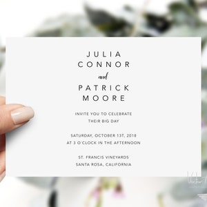 Puede incluir: Una tarjeta de invitaci&oacute;n blanca con texto negro. La tarjeta dice: "JULIA CONNOR y PATRICK MOORE TE INVITAN A CELEBRAR SU GRAN D&Iacute;A S&Aacute;BADO, 13 DE OCTUBRE DE 2018 A LAS 3 DE LA TARDE ST. FRANCIS VINEYARDS SANTA ROSA, CALIFORNIA."