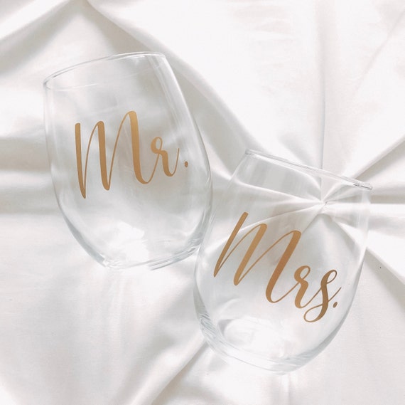 Wedding Couple's Pair of Initials/Letters Sticker for Wine/Glitter Glass Bauble Wedding Couple's Pair of Initials/Letters Sticker for Wine/Glitter Glass Bauble