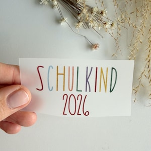 Bügelbild Schultüte und T-Shirt • Schriftzug Schulkind 2026 • Geschenk Schulanfang • Kindergarten Abschied • Bild zum Aufbügeln • Bügelpatch