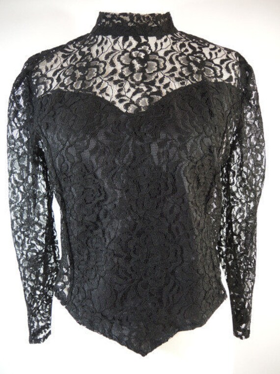 Lace blouse of the 80s, in the back buttoned