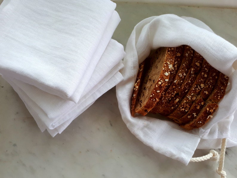 Set of 4 pure linen napkins in white linen pouch