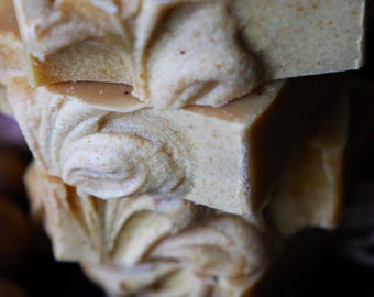 Luxe Facial Bar w/ Sea Moss, Turmeric, Goat's Milk, Rosehip Oil, and Palmerosa