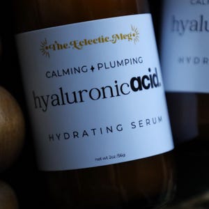 Hyaluronic Acid Serum w/ Sea Moss Extract, Apple Extract, and Aloe Vera