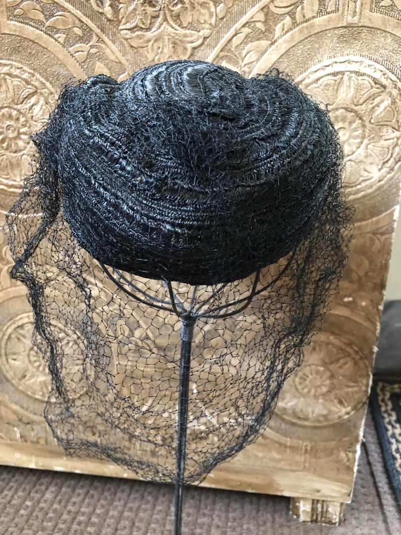 vintage ladies womans brim circle hat with veil REDUCED