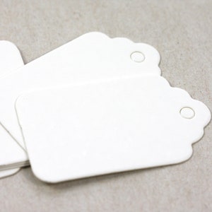 20 mini pendenti in carta kraft bianca 3 x 5 cm. giorno