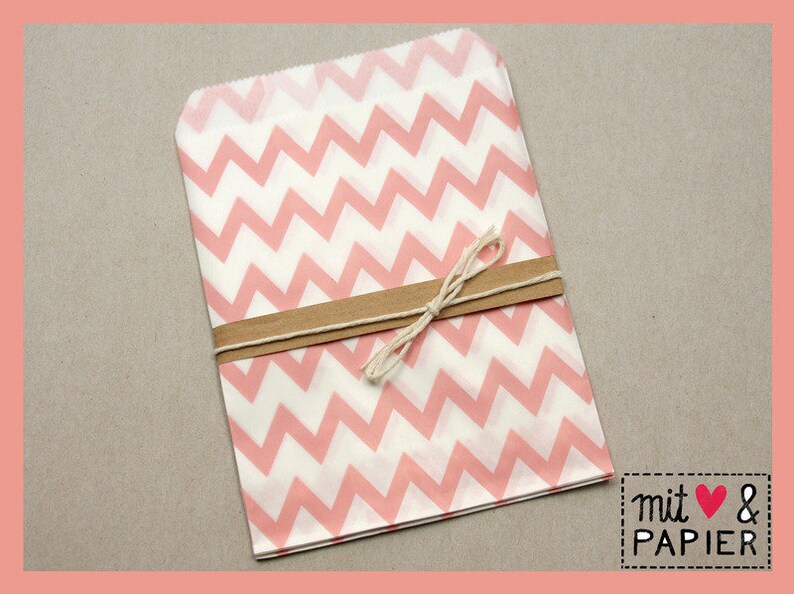 12 x gift bags salmon zigzag paper bags