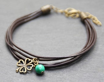 Bracelet « Glücksklee » bracelet en cuir véritable marron Pendentif en cuir Clover Perle