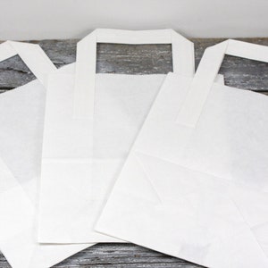 Papiertüten mit FlachHenkel weiß Kraftpapier 18x20x8cm Geschenktüten Bild 2