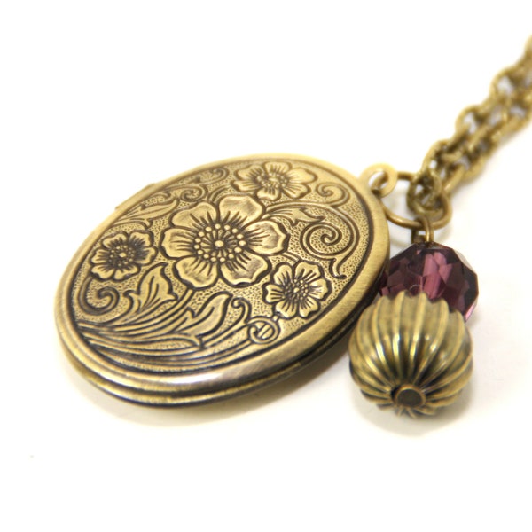 Kette "Medallion" Halskette mit Blumen Brosche Metallperle