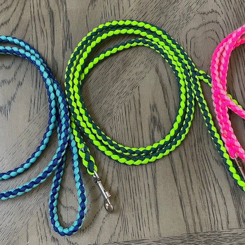 Custom Paracord Dog Traffic Leash your Choice of 2 Colors Etsy