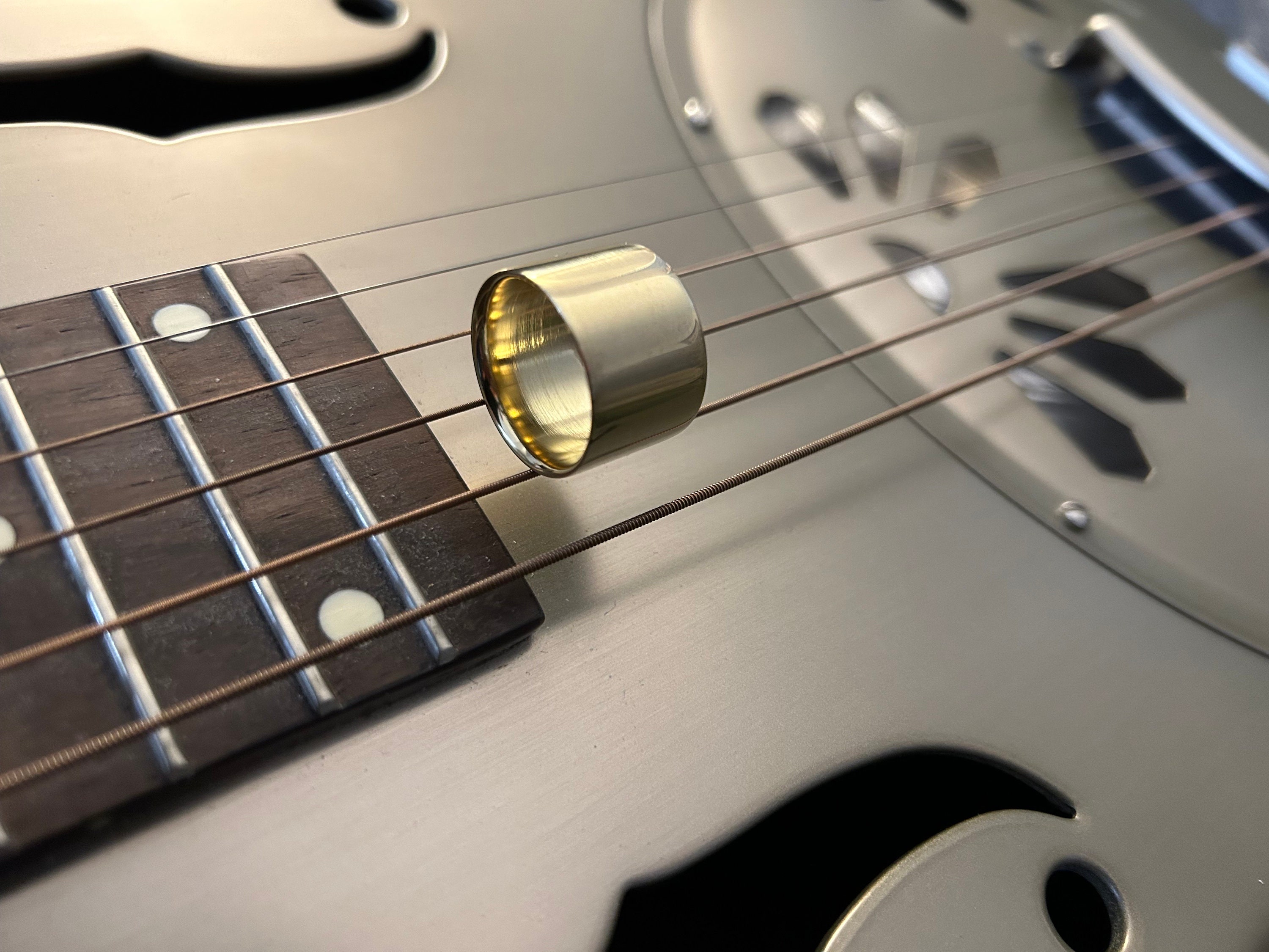 JSA Zn62 Vulcan 20 mm Custodia in ottone Slide per chitarra (misura anello USA - 8,5) - Italia JSA Zn62 Vulcan 20 mm Custodia in ottone Slide per chitarra (misura anello USA - 8,5) - Italia
