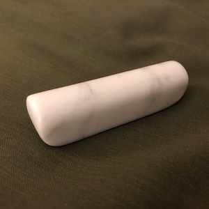 Slide de guitarra JSA Ca48 “Tombstone” Carrara Marble Tone Bar (~2,875” / ~73mm)