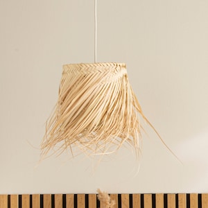 Boho-Pendelleuchte aus Stroh – rund