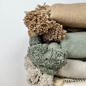 Light beige Moroccan tassel blanket