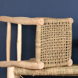 Moroccan stool in wood and openwork rope