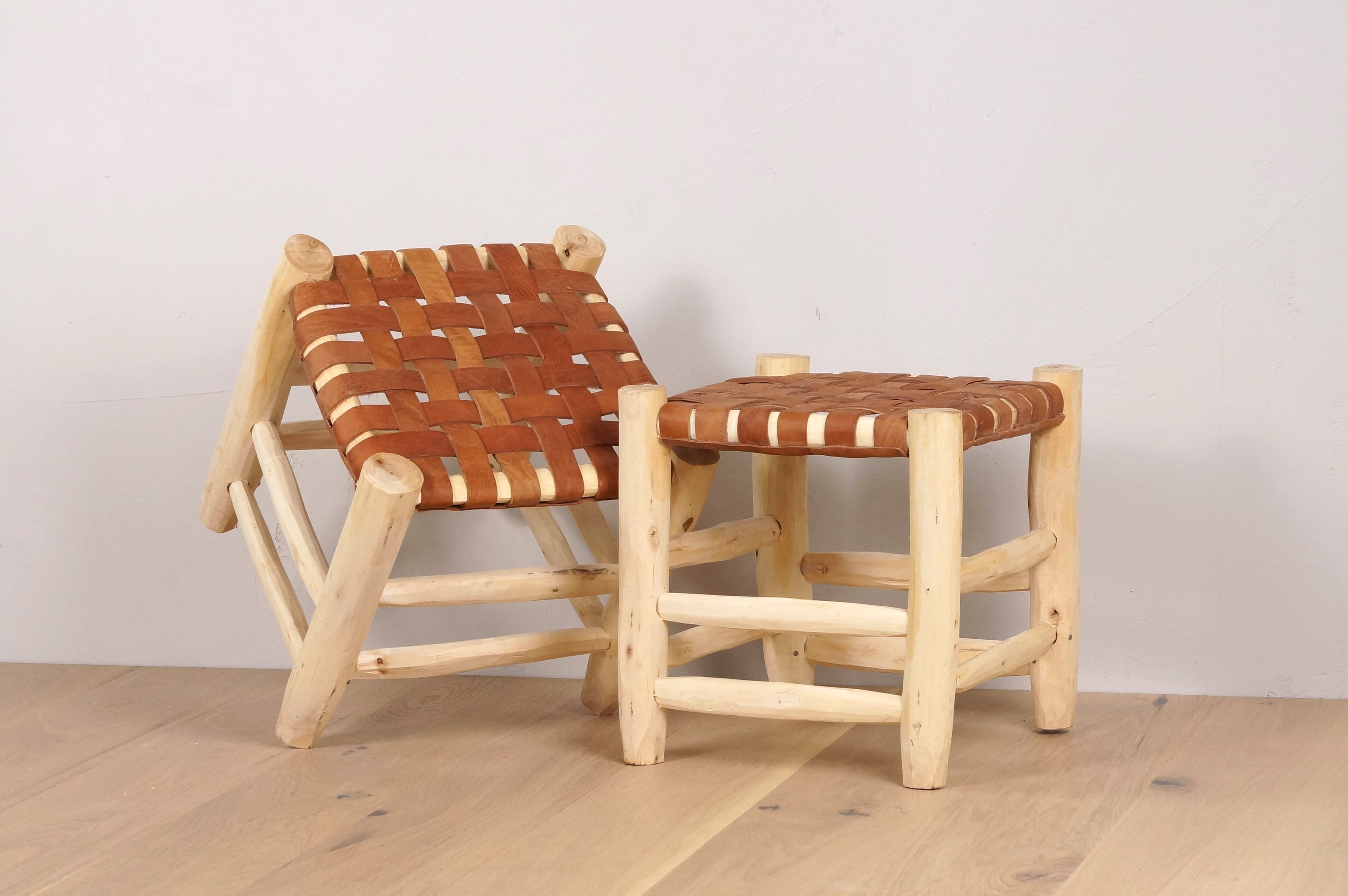 木と革のモロッコ風スツール - Etsy 日本