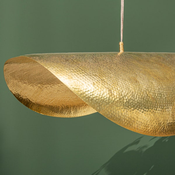 Suspension en laiton doré martelé Brass 80cm