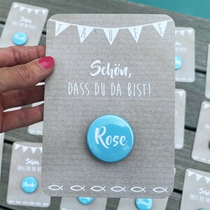 TAUFE Tischkarte inkl. personalisierten Button Magnet Spiegel / Hochzeit Kommunion Konfirmation / Gastgeschenk / Taufspruch