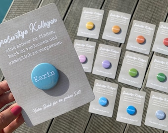 Abschiedsgeschenk Danke Kollege Kollegin Chef / Karte mit personalisiertem Geschenk / Magnet Button Taschenspiegel Flaschenöffner / Umzug