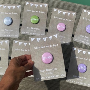 Segnaposto personalizzato con magnete per bottone con nome / battesimo, matrimonio, comunione, cresima / regalo per gli ospiti / frase battesimale