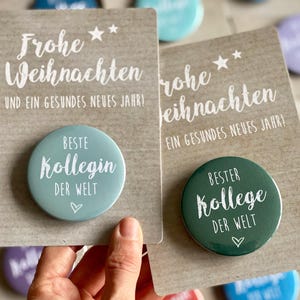 Cadeau de Noël personnalisé pour éducateurs, collègues, enseignants, formateurs, étudiants, set de cartes comprenant bouton, aimant, miroir, décapsuleur