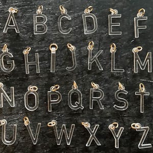 Anhänger Letter Buchstabe Acryl / A - Z / Viele Farben / Charm / Neon / Transparent / Kettenanhänger / Personalisiert / BFF / Muttertag Mom