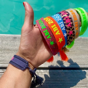Abi 2025 Armband / Geschenk / Boho / Quasten / Neon / Freundschaftsarmband / Tassel / Schulabschluss Abitur / Ibiza Viele Farben Wunschtext