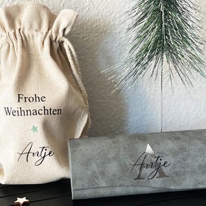 Christmas Personalized Glasses Case Hard Shell for Reading Glasses + Linen Bag / Mother&#39;s Day Father&#39;s Day 4 Colors Leather Grandma Grandpa Gift