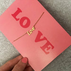 Cadeau Valentijnsdagkaart inclusief armband LOVE / roestvrij staal 18K verguld / goud / liefde / vriendschapsarmband vriendin verjaardagscadeau