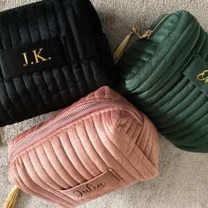 Personalisierte Kosmetiktasche mit Quaste aus Samt / Kulturbeutel 2 Größen Rosé Green Black / Kulturbeutel / Oma & Opa / Geschenk JGA Braut