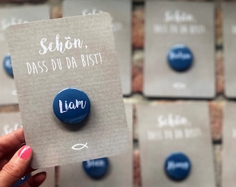 TAUFE / KONFIRMATION / KOMMUNION : Tischkarte inkl. personalisierten Button Magnet Spiegel Flaschenöffner / Gastgeschenk