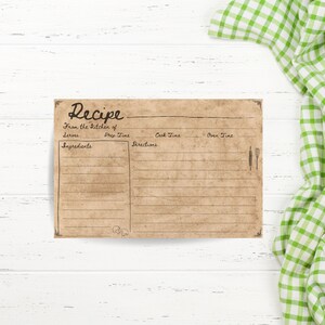 Puede incluir: Una tarjeta de receta de estilo vintage con fondo de papel marr&oacute;n y secciones rayadas para ingredientes, instrucciones, tiempo de preparaci&oacute;n, tiempo de cocci&oacute;n y tiempo de horno. La tarjeta tiene la palabra "Receta" escrita en cursiva en la parte superior.