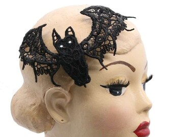 Bat fascinator, Halloween headpiece with lace, hair clip Gothic