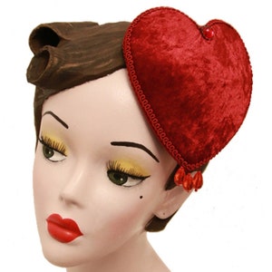 Fascinator Samt Herz Valentin rot Liebe Vintage retro Rockabilly Headpiece
