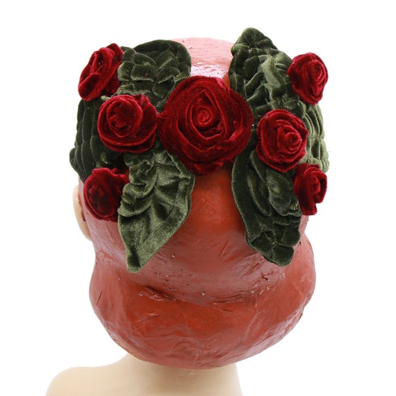 Cappello vintage, rosso con un pompon bianco, in... - Depop