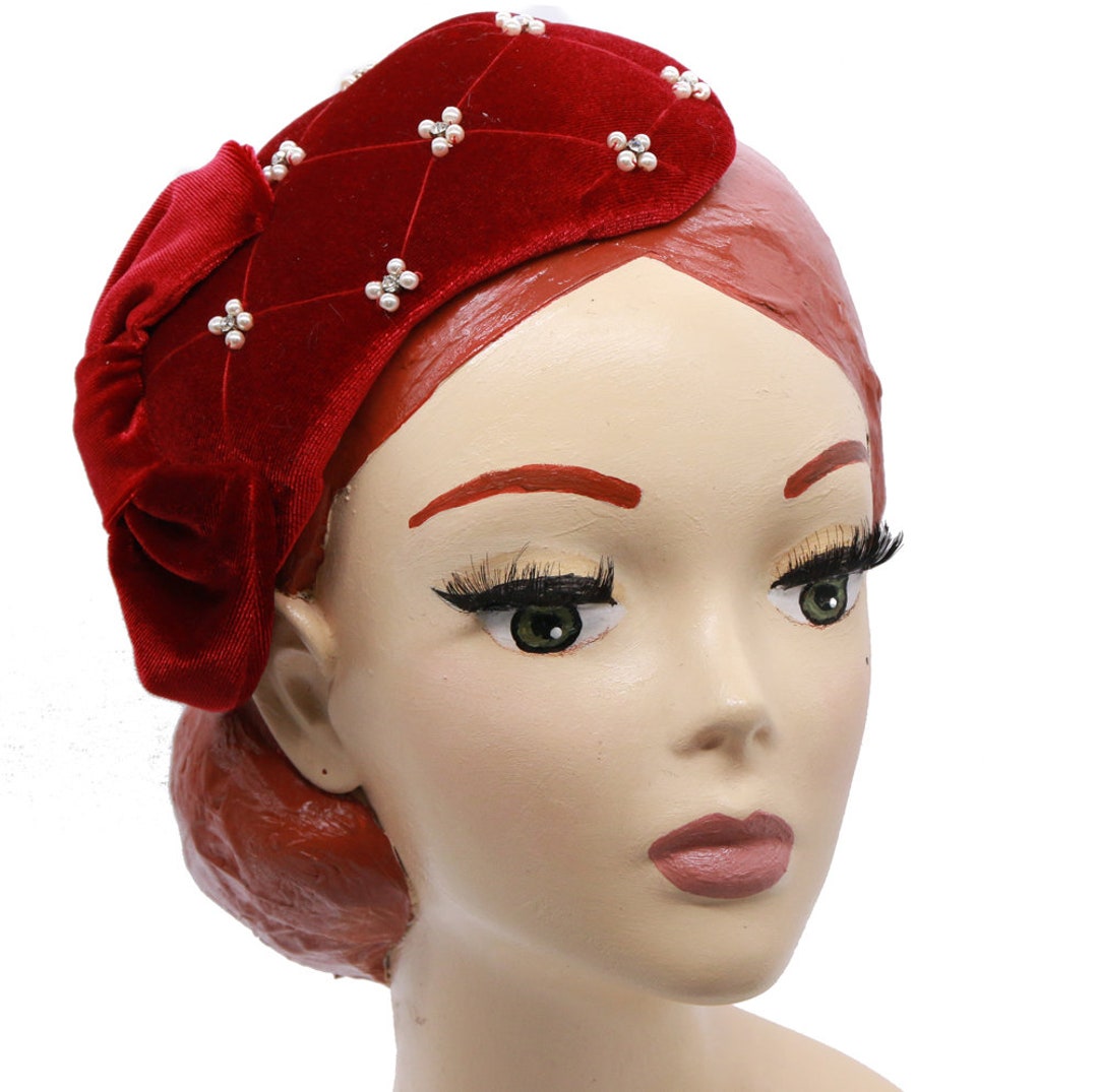 Fascinator Half Hat Velvet Rot Bow Pearls 50th Vintage Bandeau Hat