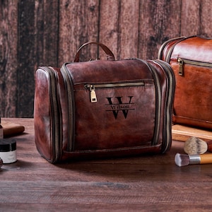 Trousse de toilette personnalisée à suspendre, cadeau garçon d'honneur pour lui, trousse Dopp gravée en cuir, cadeau petit ami pour homme, cadeau papa, cadeau pour lui