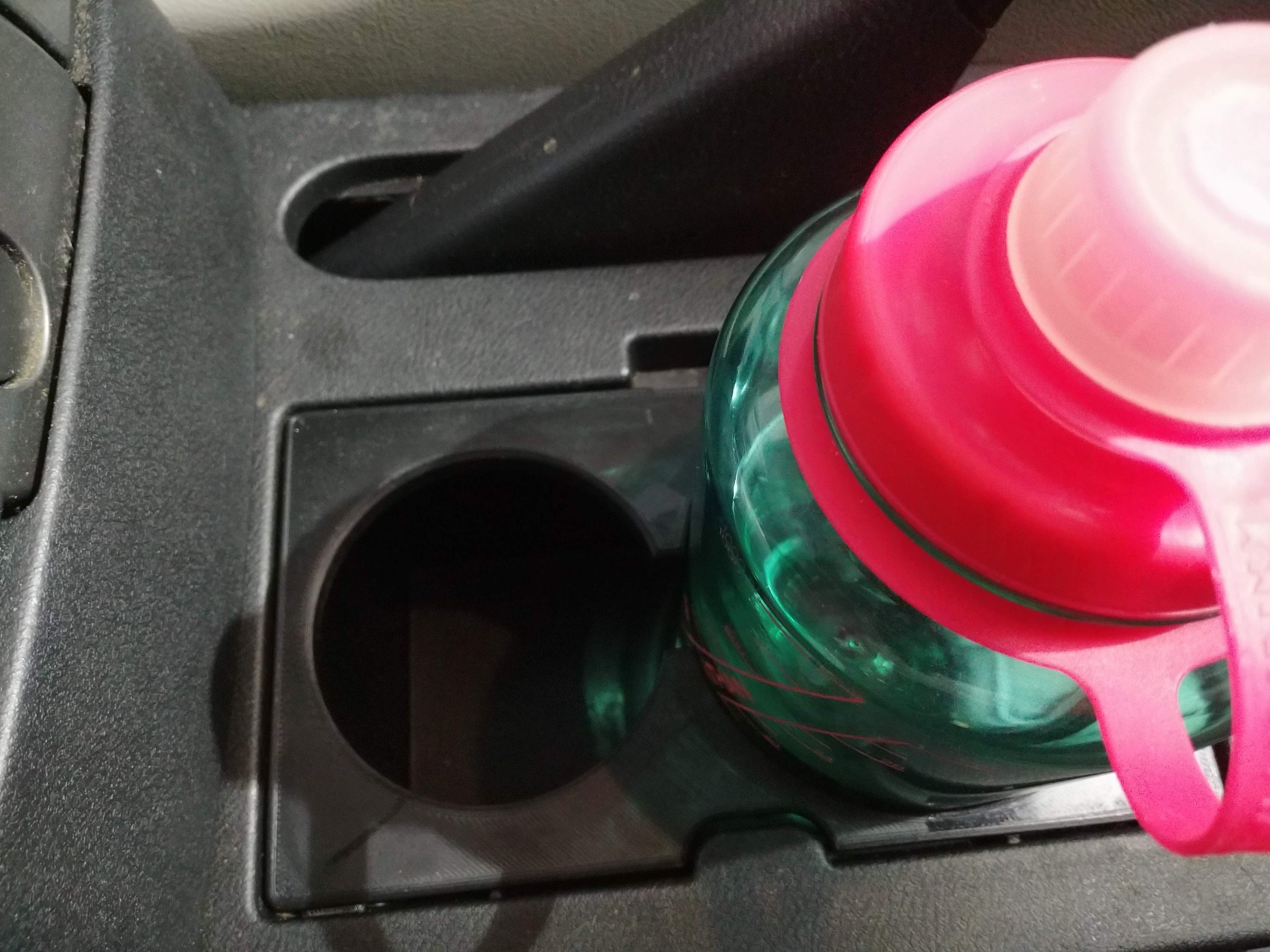 When your 32oz fits in your cup holder : r/HydroHomies