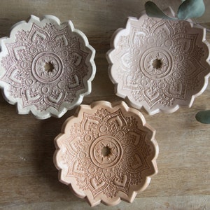 Ceramic soap dish - "Poppy" - different colors