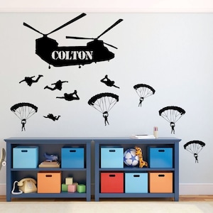 Army Wall Decor - Soldiers Parachuting From Chinook Helicopter - Personalized Name Vinyl Decal for Kids Playroom, Children, Military