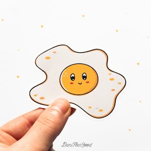 Linda pegatina de vinilo de huevo frito, pegatina foodie, huevo feliz, huevo kawaii, pegatina amante del huevo, pegatina de desayuno, diario de balas, pegatina de computadora portátil