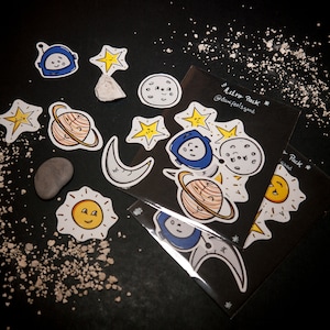 Astro Kid Sticker Pack, 9 Sticker, Kindergeschenke, Astronauten Vinyl Sticker, Mond Sticker, Universum Sticker, Gestanzt, Journal, Kinder Dekor